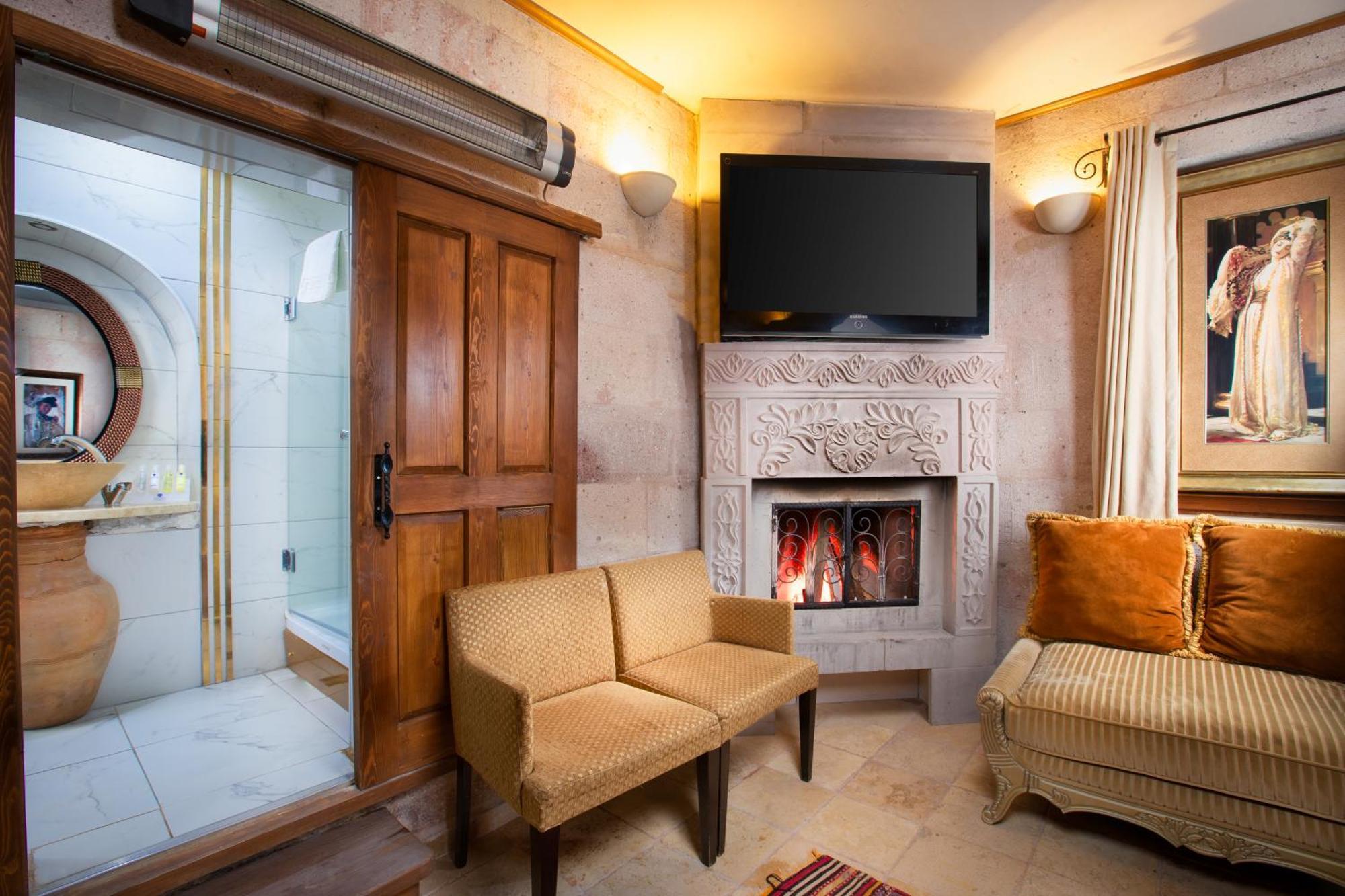 Cappadocia Fairy Chimneys Selfie Cave Hotels - Special Class Uchisar Exterior photo
